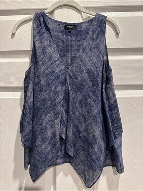 Babaton Navy-Blue V-Neck Sleeveless Handkerchief Hem Tank